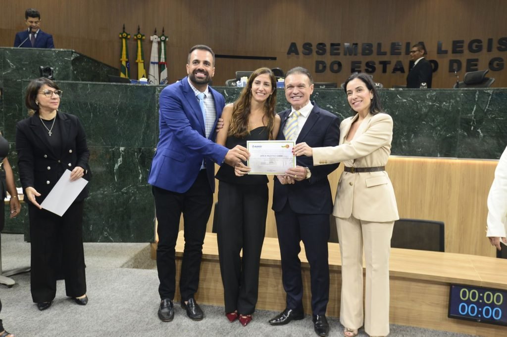 Médica radiologista, Dra. Letícia Maguollo Daher, é homenageada na Alego